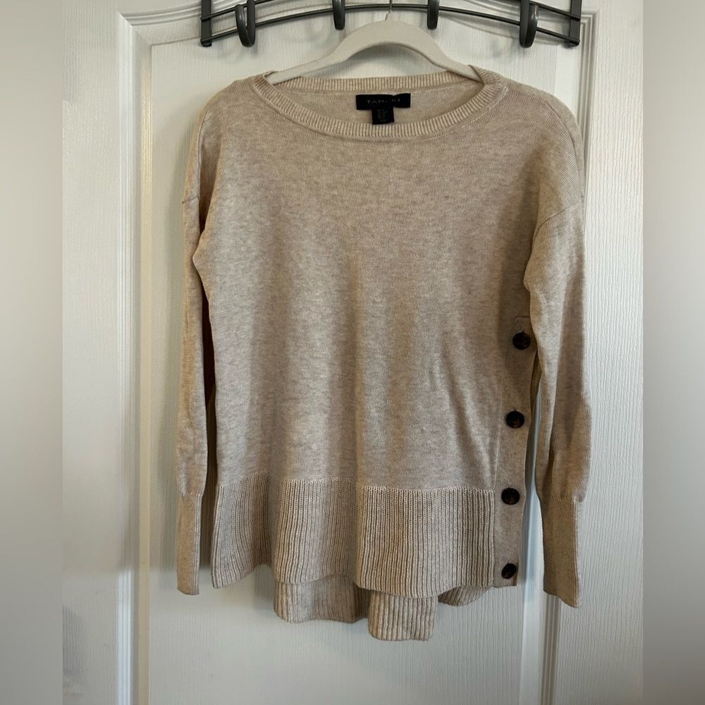 Tahari Tan Button Side Pullover Sweater Women’s XS‎ EUC